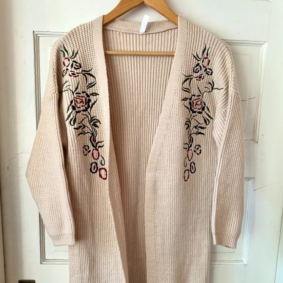 Lapis Oversized Long Cream Embroidered Knit Sweater Size Small - Picture 1 of 7